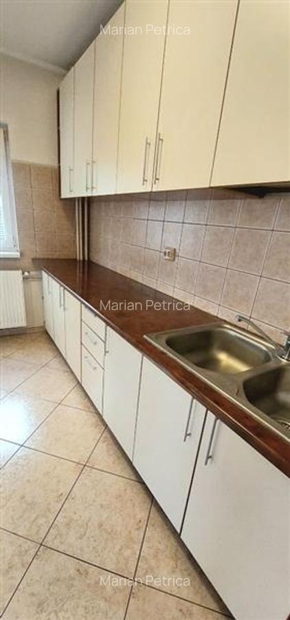 Apartament cu 3 camere decomandat în Tei - 7