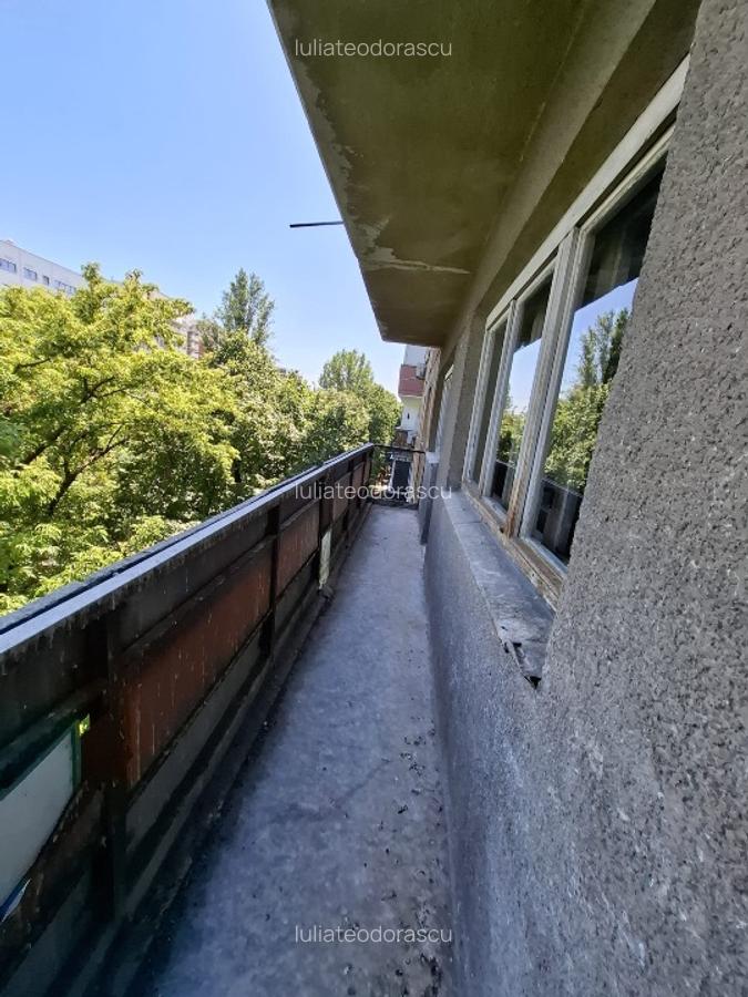 Vând apartament 3camere Drumul Taberei,strada Brasov - 10