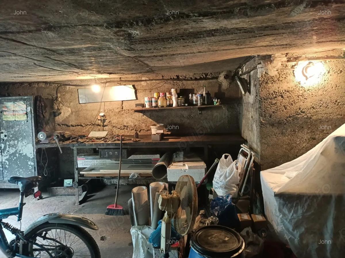 Inchiriez garaj,optim reparatii masini sau depozit - 2 Inchiriez garaj,optim reparatii masini sau depozit - 2