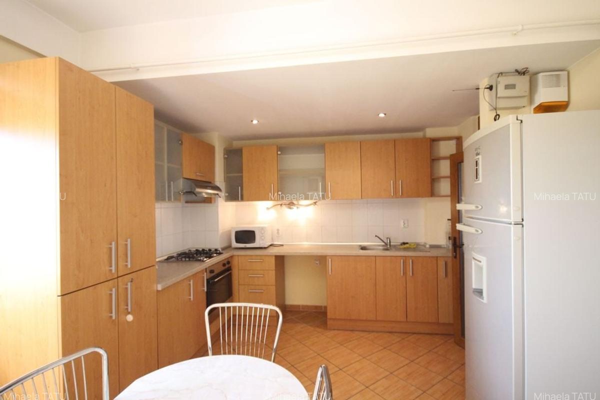Apartament cu 4 camere decomandat în Aradului - 19