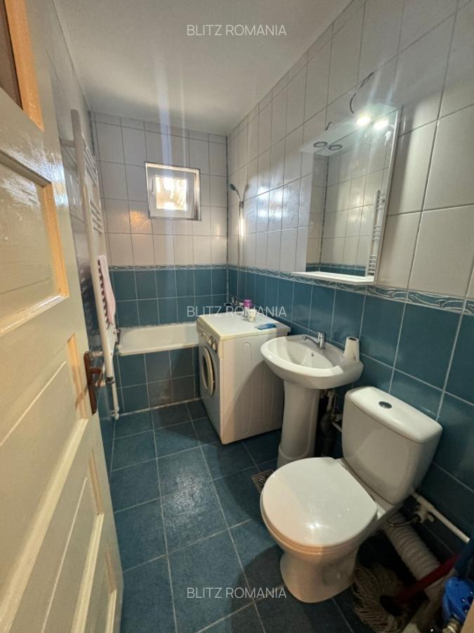 Apartament de vanzare, cu 2 camere, 40 mp, zona Hotvon - 12