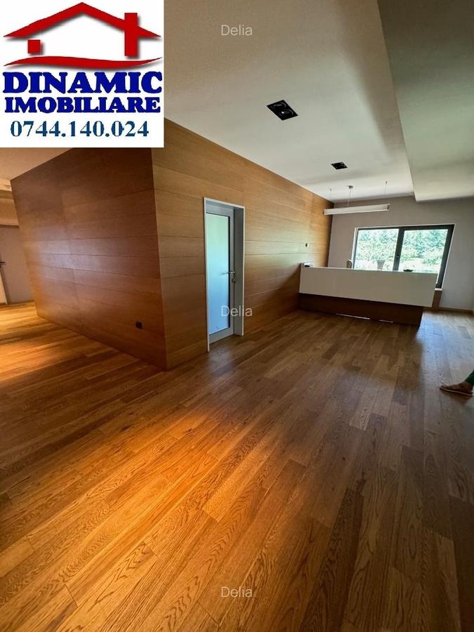 Ansamblu de hale, zona ieșire spre Izvoare. Preț 5 Eur/mp - 6 Ansamblu de hale, zona ieșire spre Izvoare. Preț 5 Eur/mp - 6