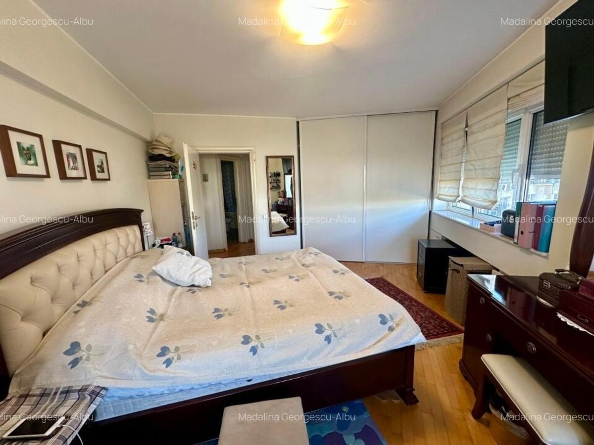 UNIRII - FANTANI 5 camere decomandat etaj 5 panorama deosebita - 8