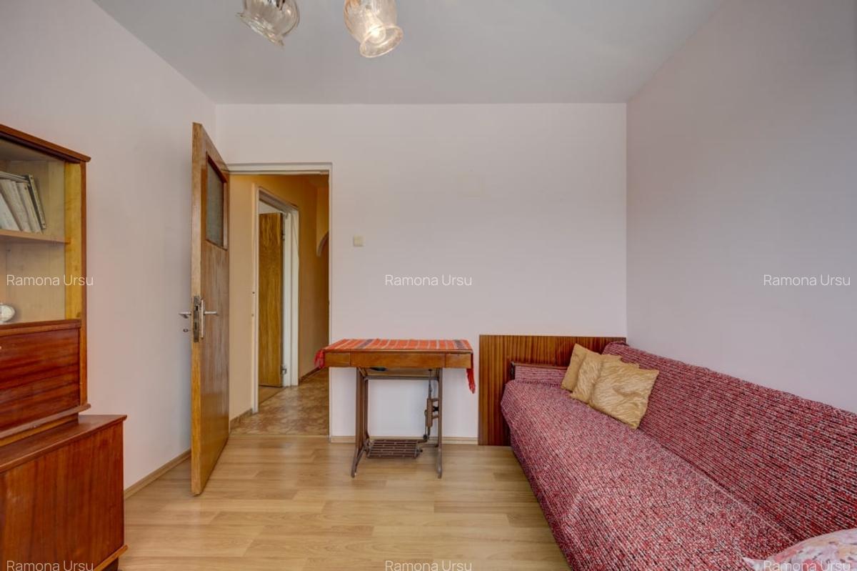 Apartament 3 camere decomandat Titan, Pta. 1 Decembrie - 7