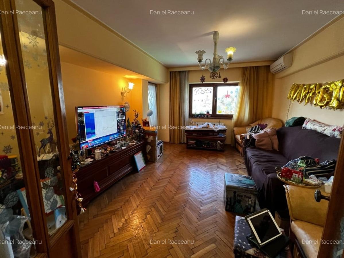 Apartament cu 5 camere decomandat în Casa de Cultură - 6