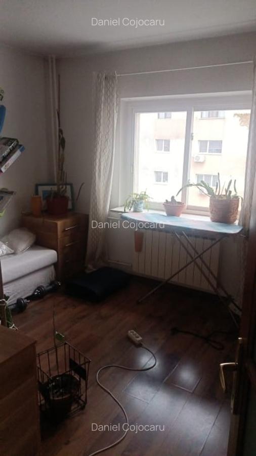 De vanzare apartament 3 camere zona Monitorul Oficial - 9