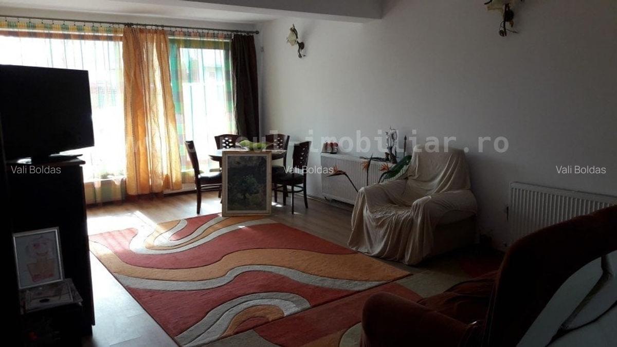 Casă cu 5 camere în Eforie Nord - 2