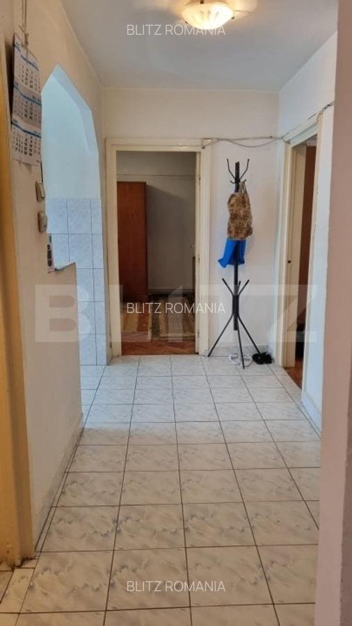 Apartament de vanzare, cu 3 camere, 69 mp, zona Carpati 2 - 5