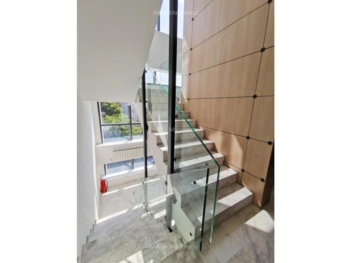 5 Camere || Kiseleff - Aviatorilor || 2 Locuri de Parcare || Piscina - 10