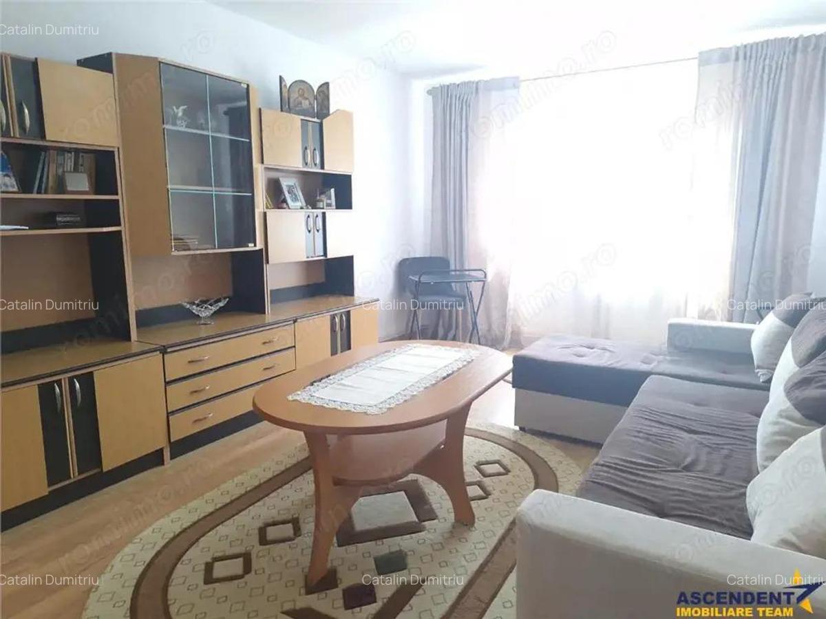 Apartament cu doua camere, decomandat, Zarnesti, Brasov - 2