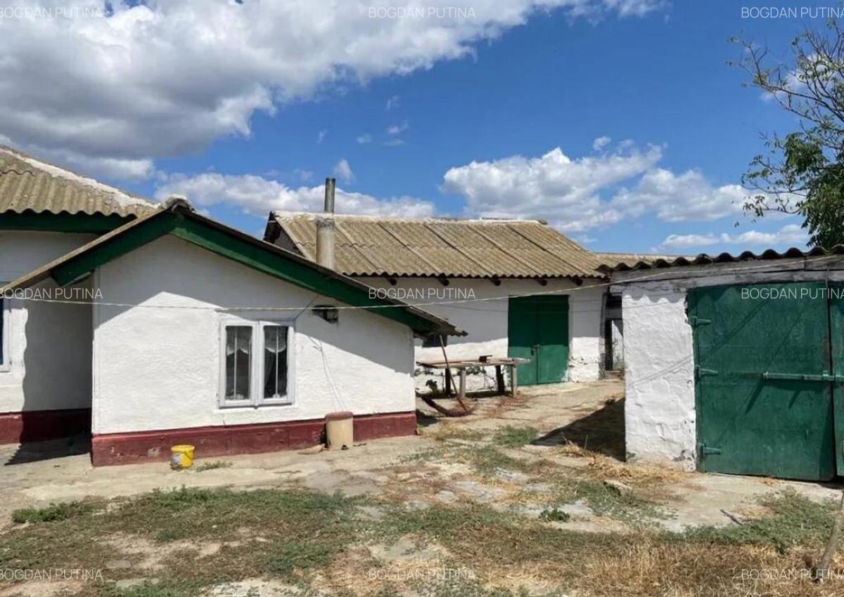 Casa cu teren 4000mp - 5