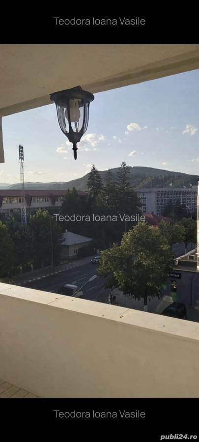 Inchiriez apartament - 3