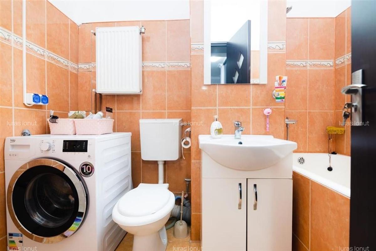 Apartament cu 4 camere decomandat în Decebal - 9