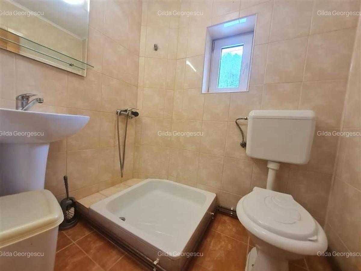 Hotel/Pensiune, 475 mp în Piața - 13