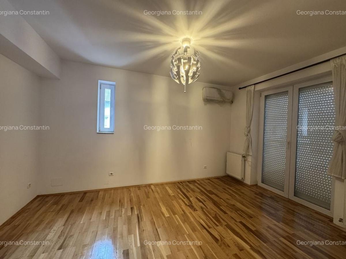 Vila renovata in complex rezidential, piscina comuna si parcare - 12