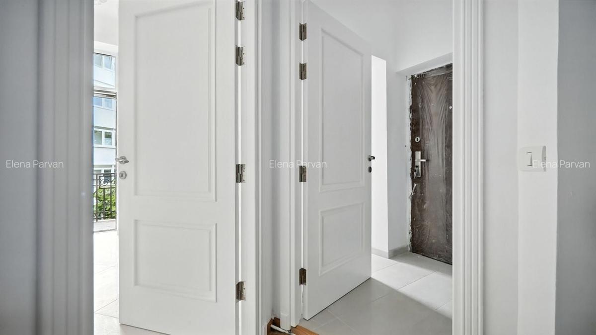 Apartament tip Penthouse 4 camere de inchiriat-Piata Romana - 5