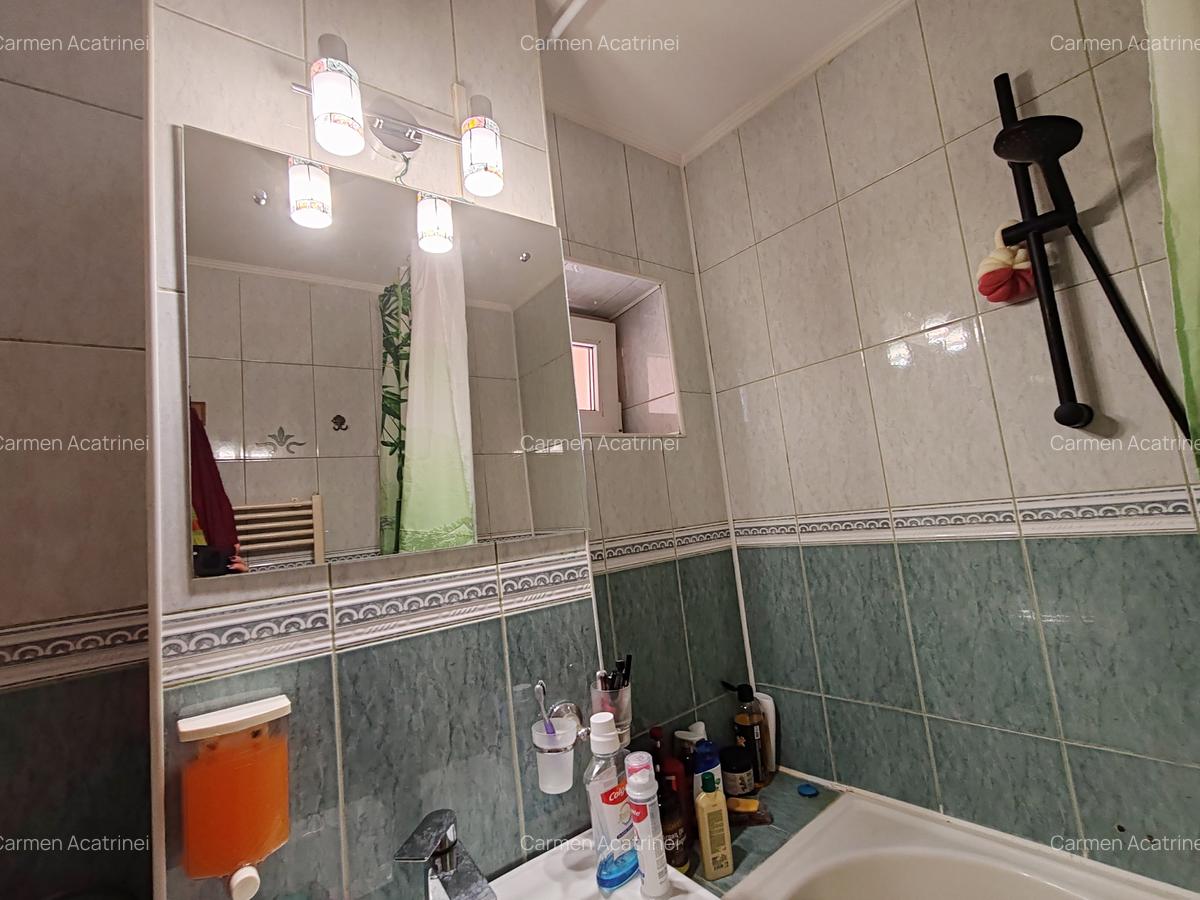 Apartament cu 3 camere decomandat în Răcădău - 16
