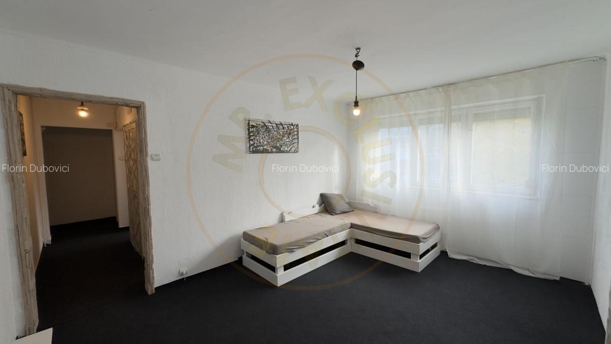 Oportunitate! Apartament 3 camere, Str. Ignisului Nr.24, Etaj III - Carei - 2