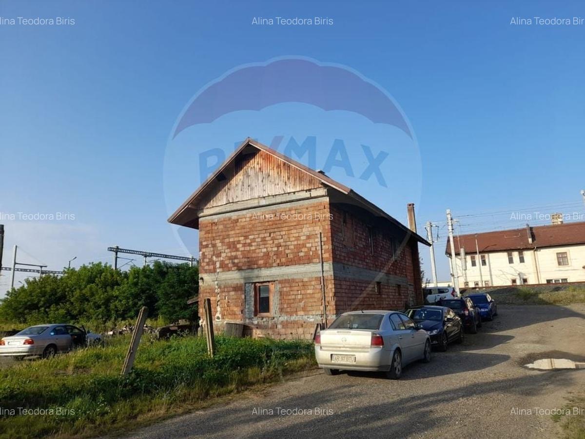 Casă individuală cu 5 camere în Vărădia de Mureș - 3