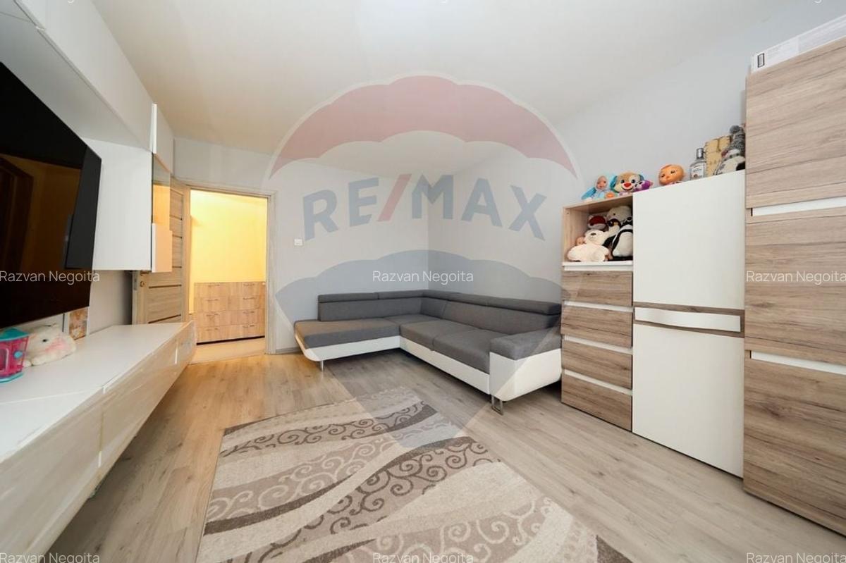 Apartament cu 3 camere de vanzare in zona Vlahuta - 3