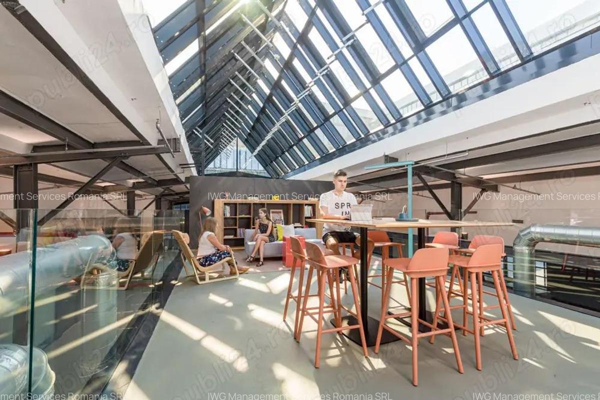 Spa?iu de birou privat pentru 1 persoana in Regus Central Business Plaza Tower 3 - 1