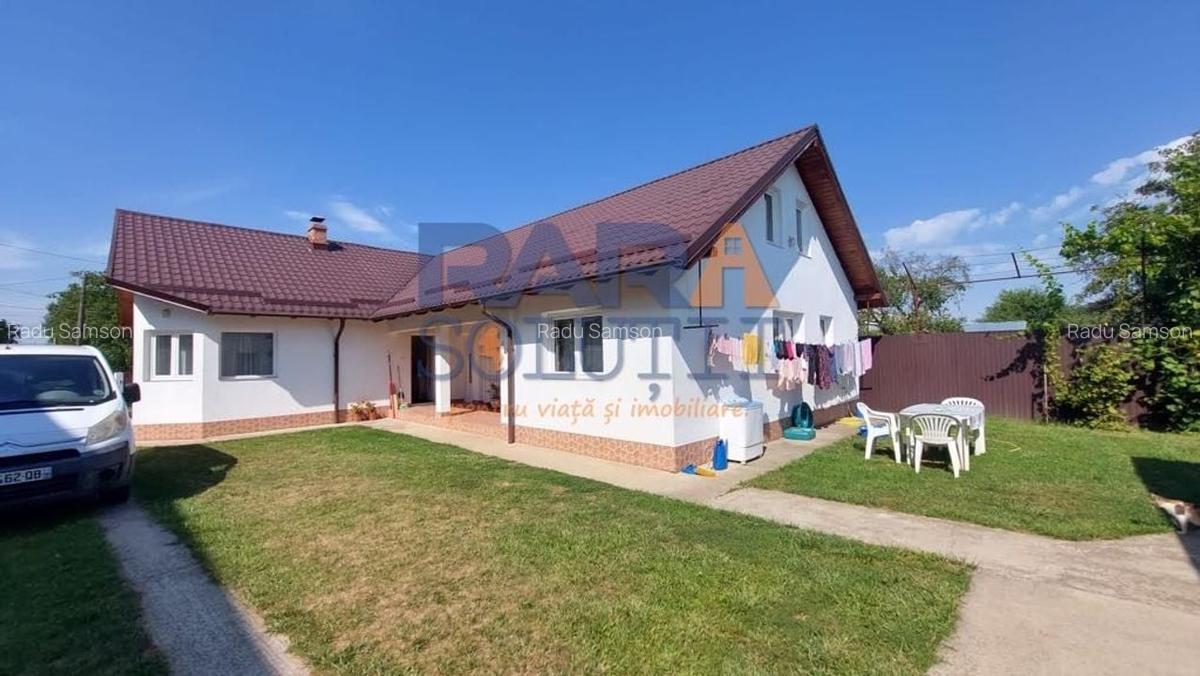 Casă 2015 - 4 dormitoare, 2 băi, 2 bucătării - 3