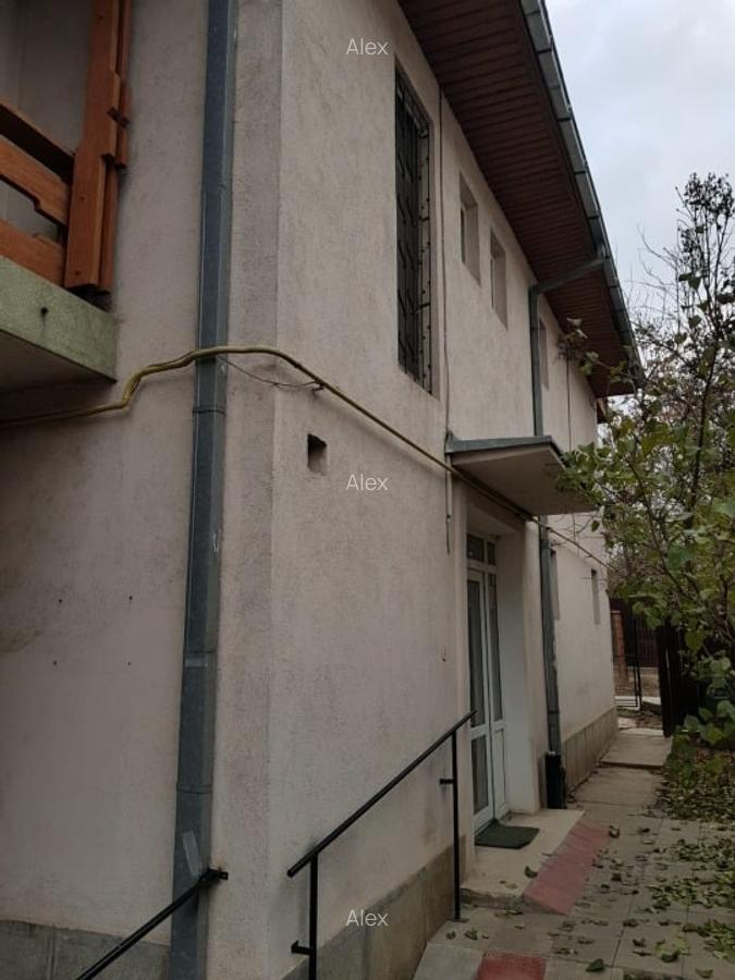 Inchiriez spatiu comercial la parterul unei vile, str. V. Lupu, Iasi - 2