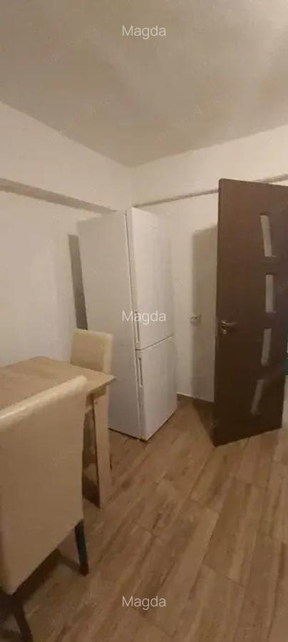 Inchiriez apartament 2 camere , zona centru - Zavoi - 4 Inchiriez apartament 2 camere , zona centru - Zavoi - 4