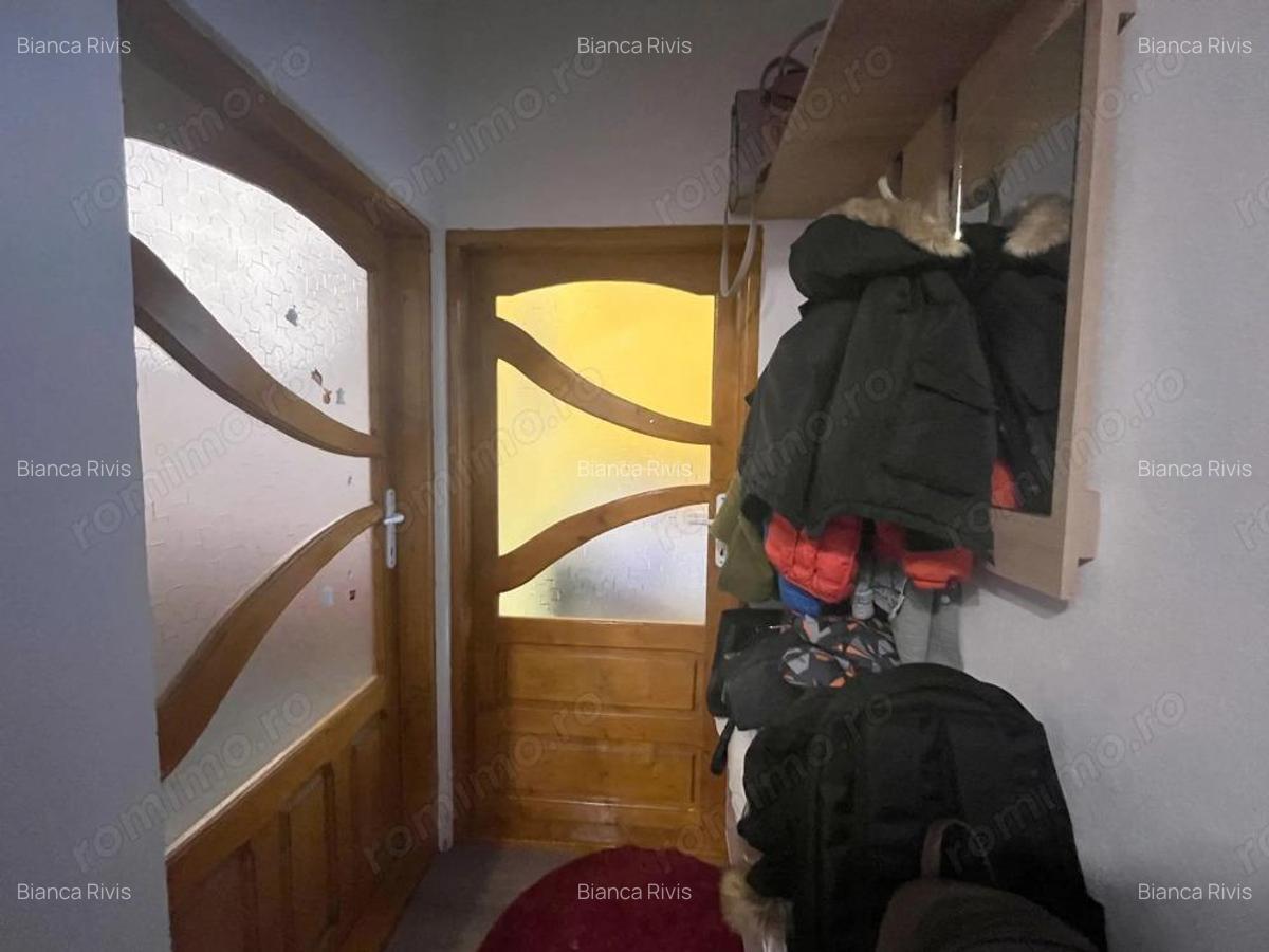 Casa cu 3 camere, curte comuna, zona Mehala - 8