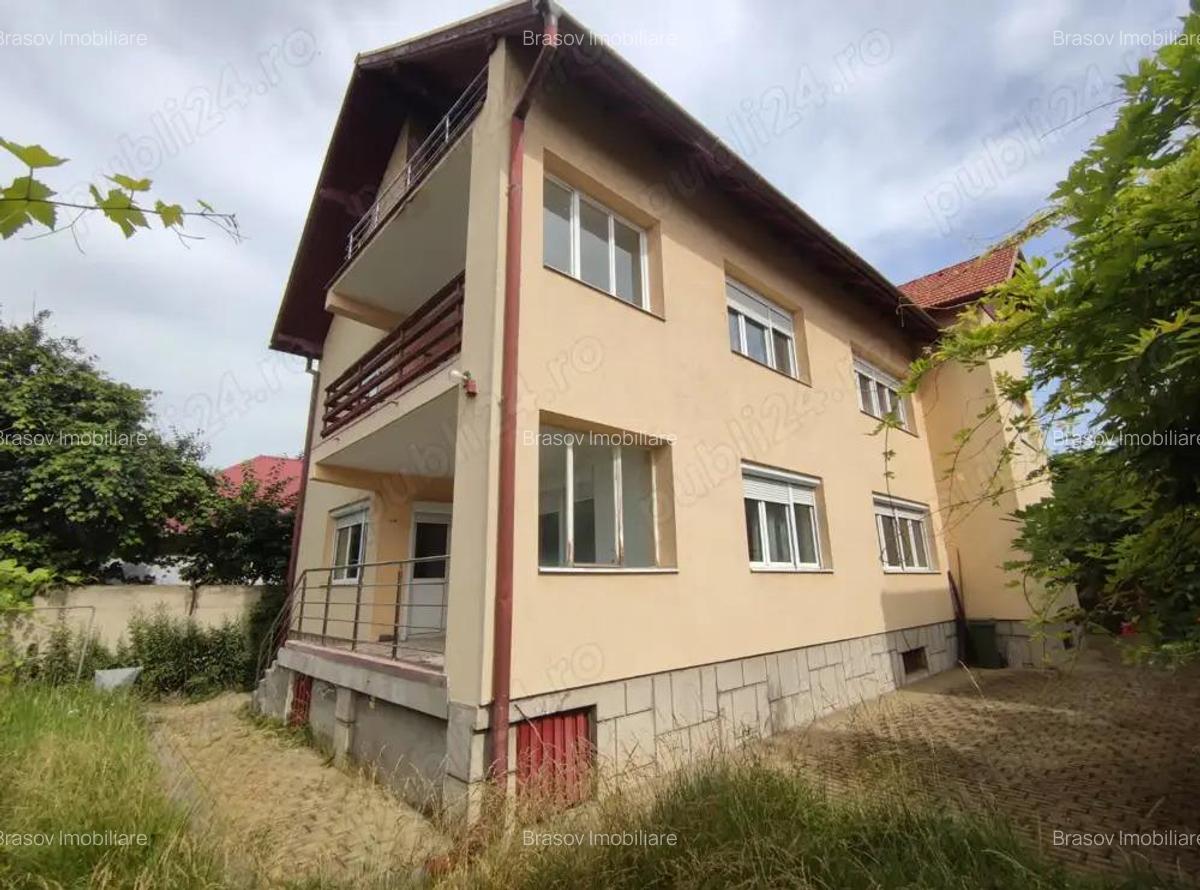 Vila cu 2 apartamente spatioase si teren de 670 mp. - 11