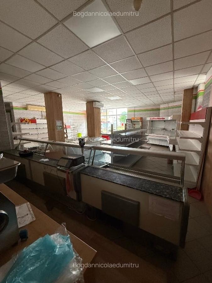 Racadau Spațiu vitrină mare și generoasă - 4