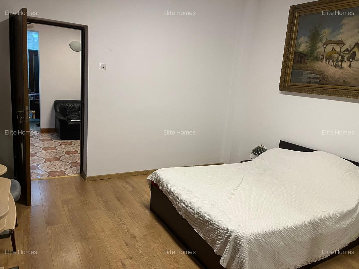 Casă cu 5 camere în 1 Mai - 5
