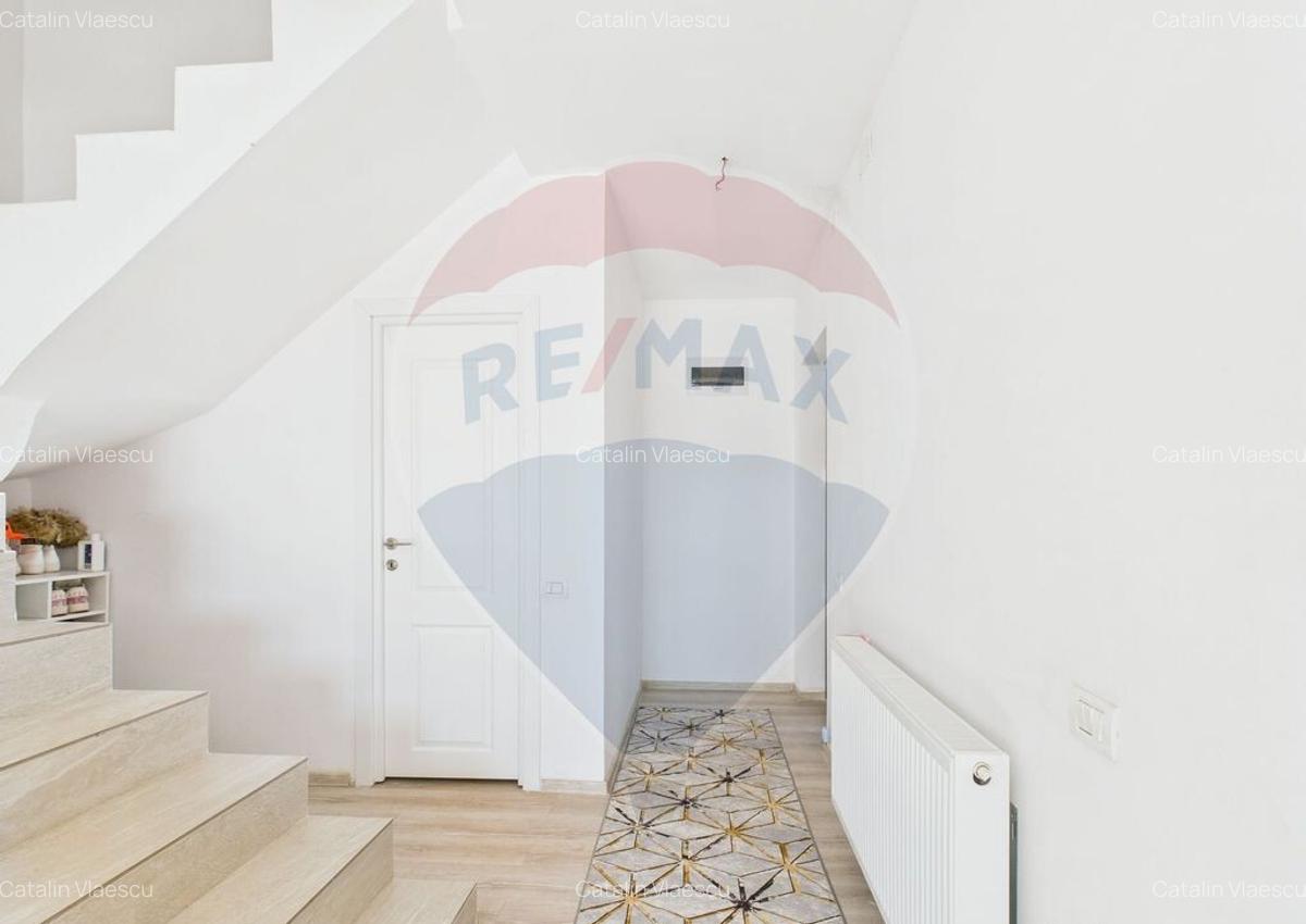 Duplex 85 mp utili, curte 200 mp vedere la lac ?i p?... - 2