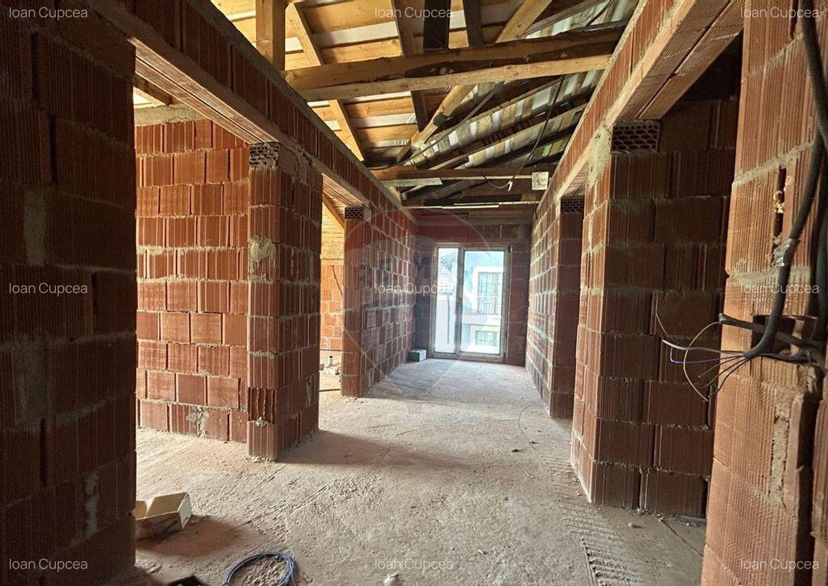 Casa la ro?u de vanzare in Satulung - 6