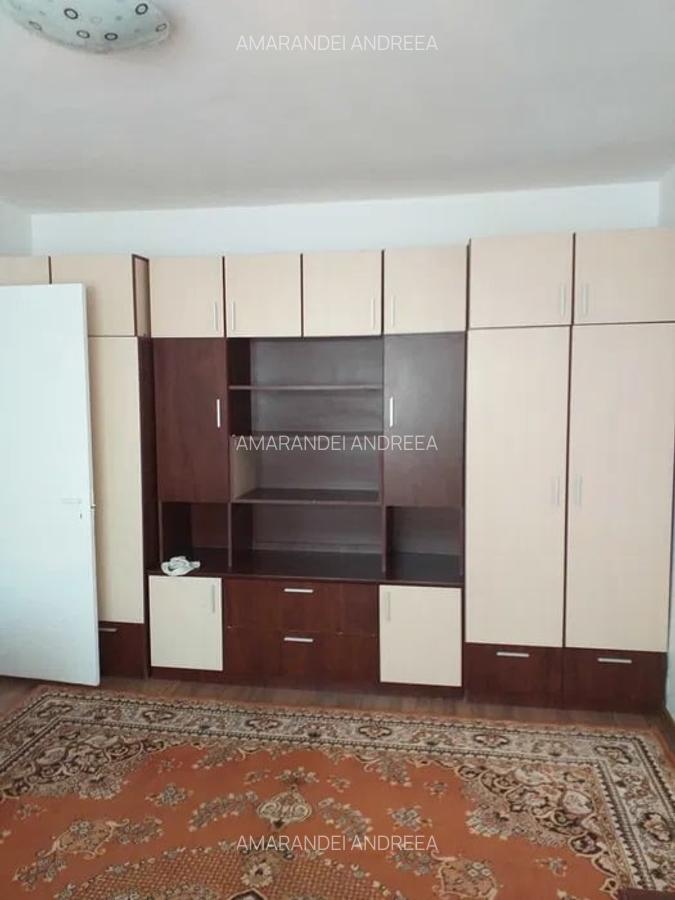 Apartament cu 2 camere, etajul  3/4 zona  Podu Ros - 5