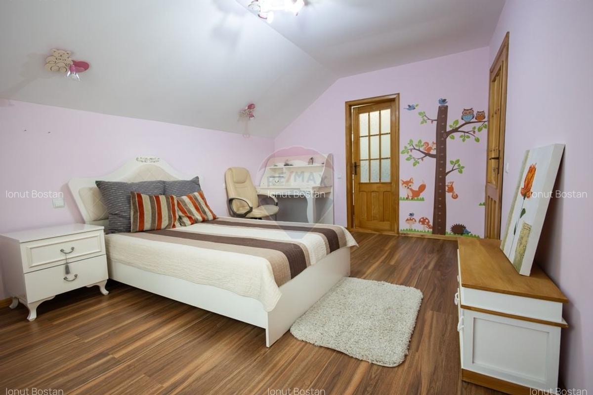 Casa spatioasa de vanzare - 47