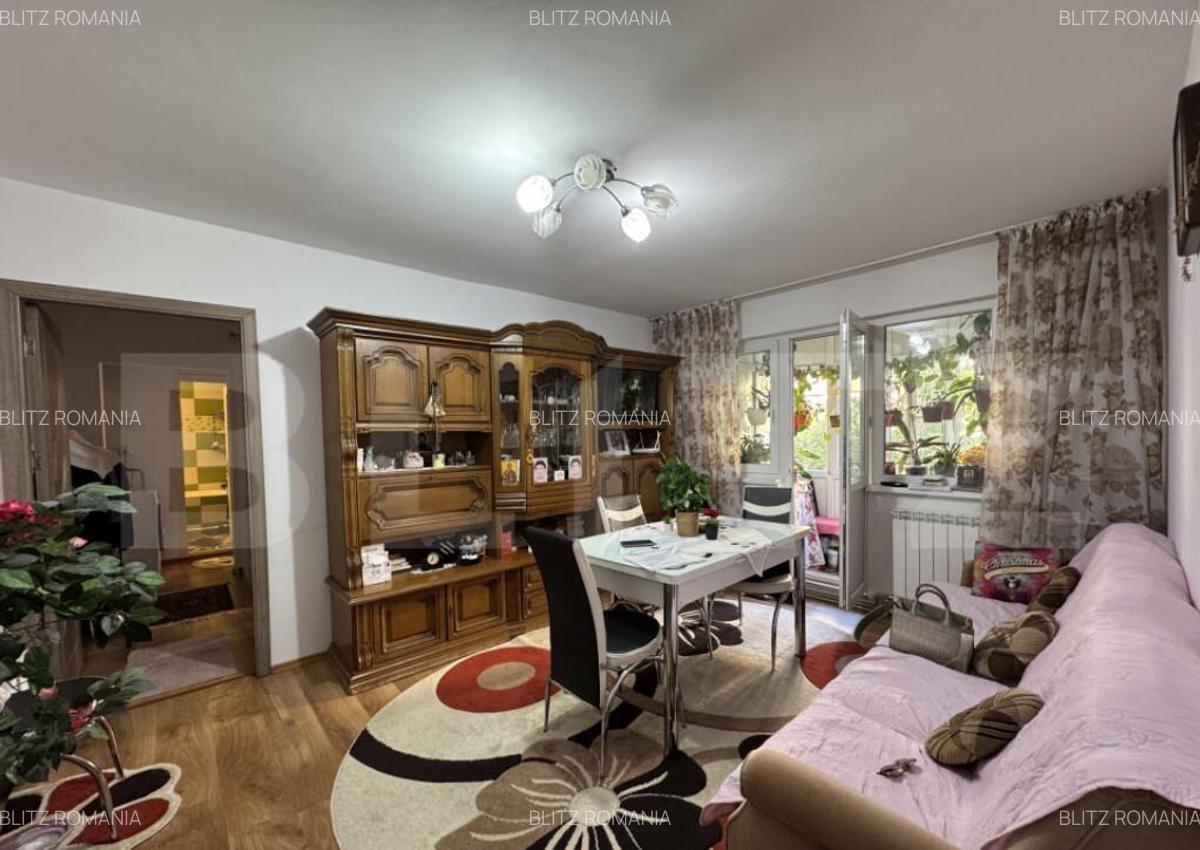 Apartament renovat 3 camere, semidecomandat, et. 1, Craiovit - 10