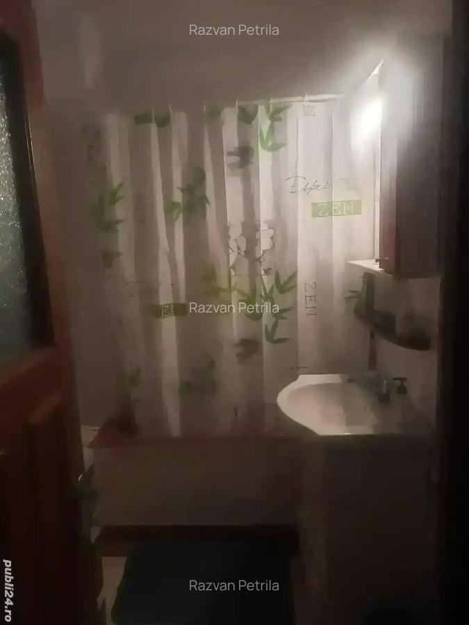 Camera libera intr-un apartament cu 4 camere - 1