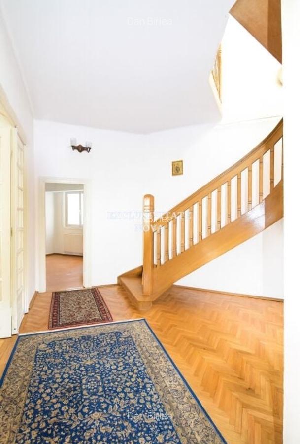 Vila individuala interbelica curte garaj intre Dacia si Stefan cel Mare - 17