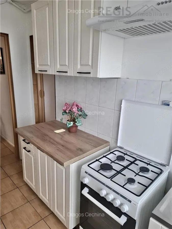 Apartament Renovat cu 2 Camere si Parcare in Astra - 12