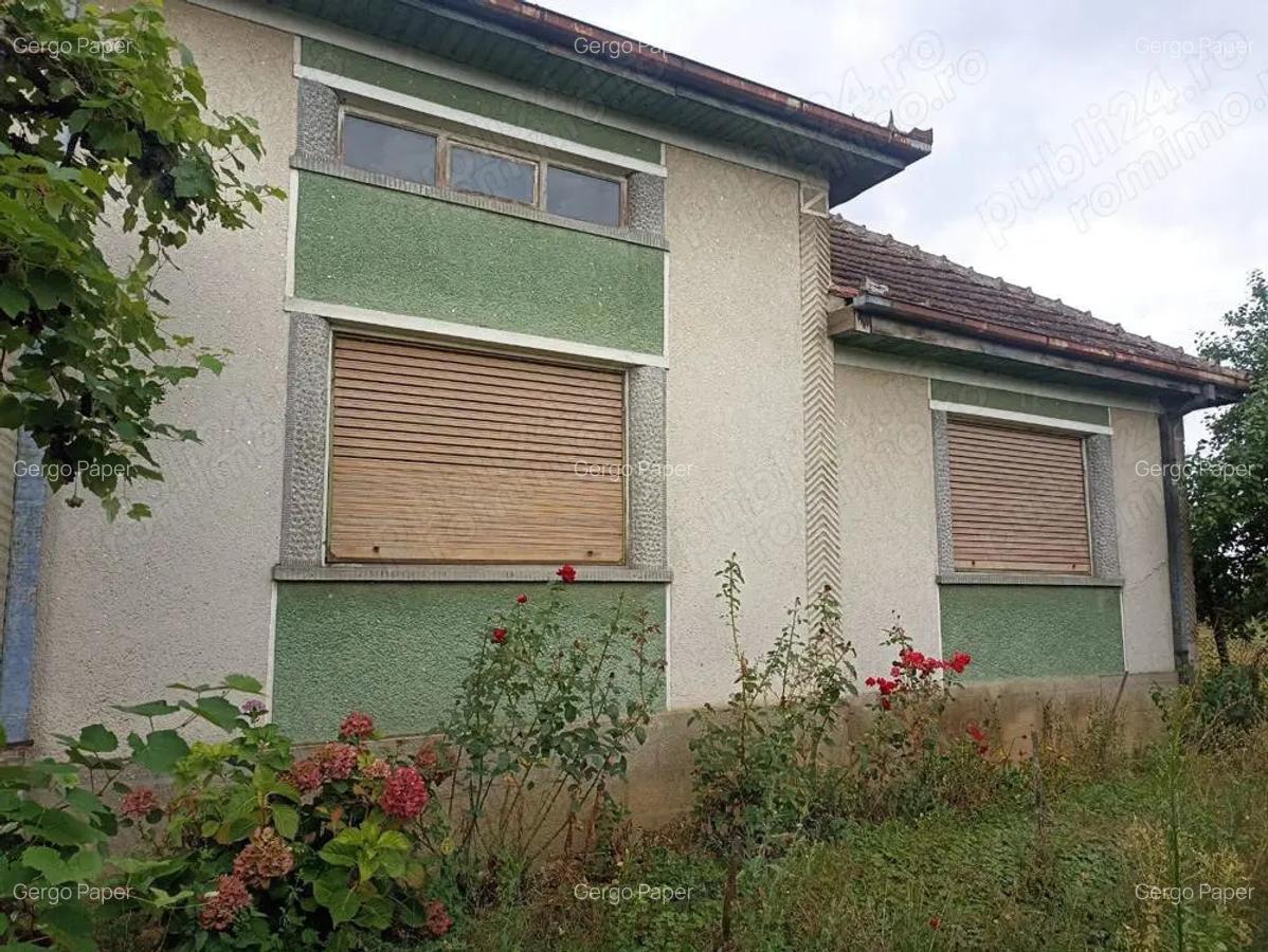 Casa cu teren Orasul Livada jud. Satu Mare - 1