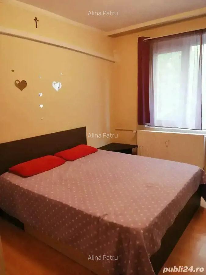 Inchiriez apartament 2 camere decomandat. - 2