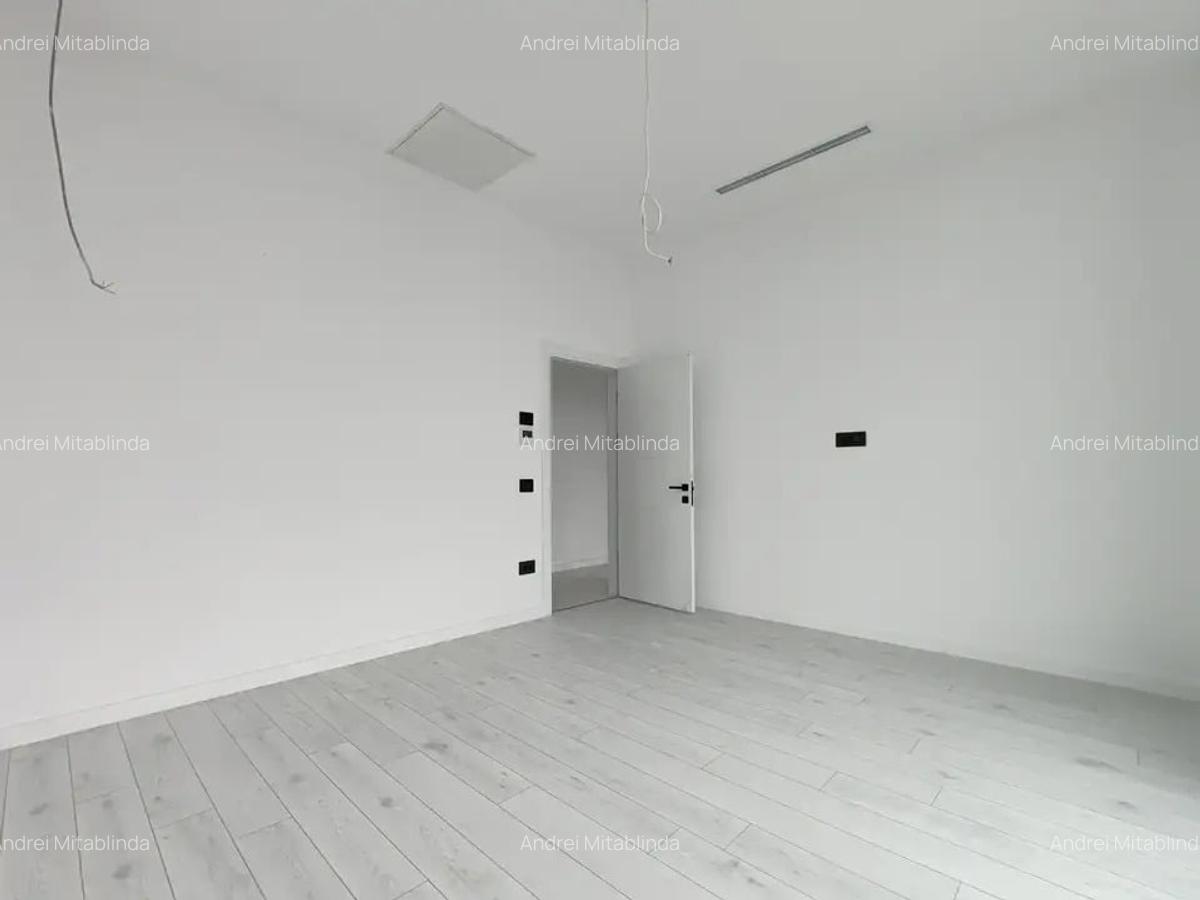 Apartament cu 5 camere decomandat în Titan - 7