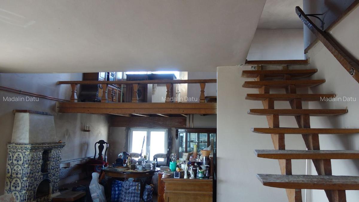 Calea  Victoriei-Piata Sfintii Voievozi: 171mp+55 mp terasa - 35