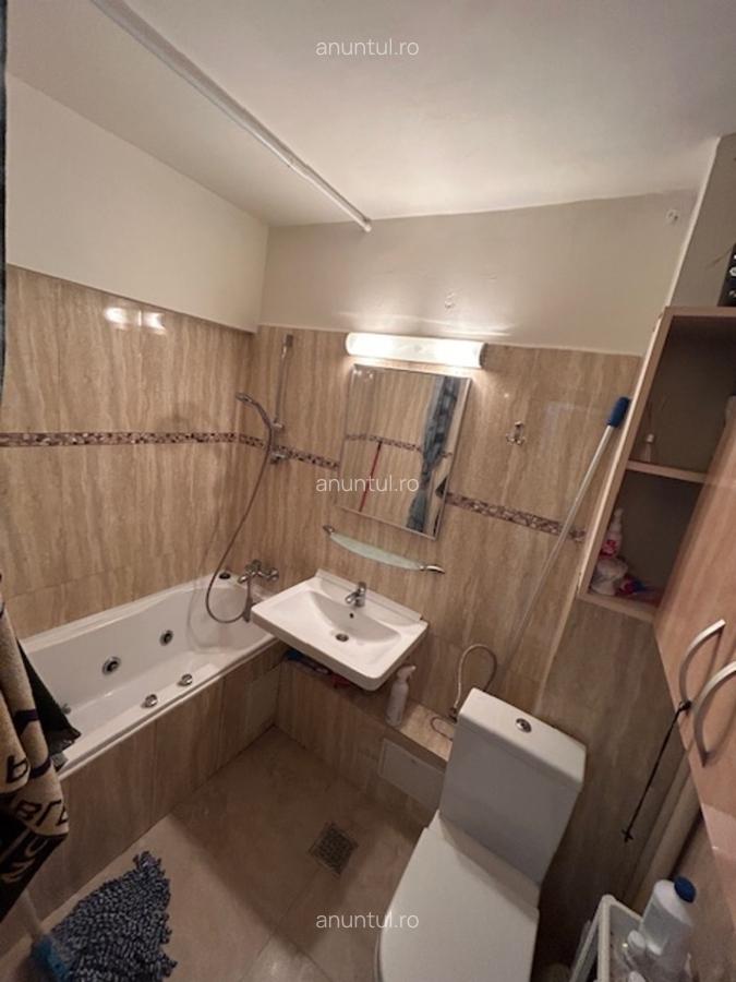 Titan Diham Ivan's stradal bloc reabilitat ap 2 camere decomandat 5 min M - 5