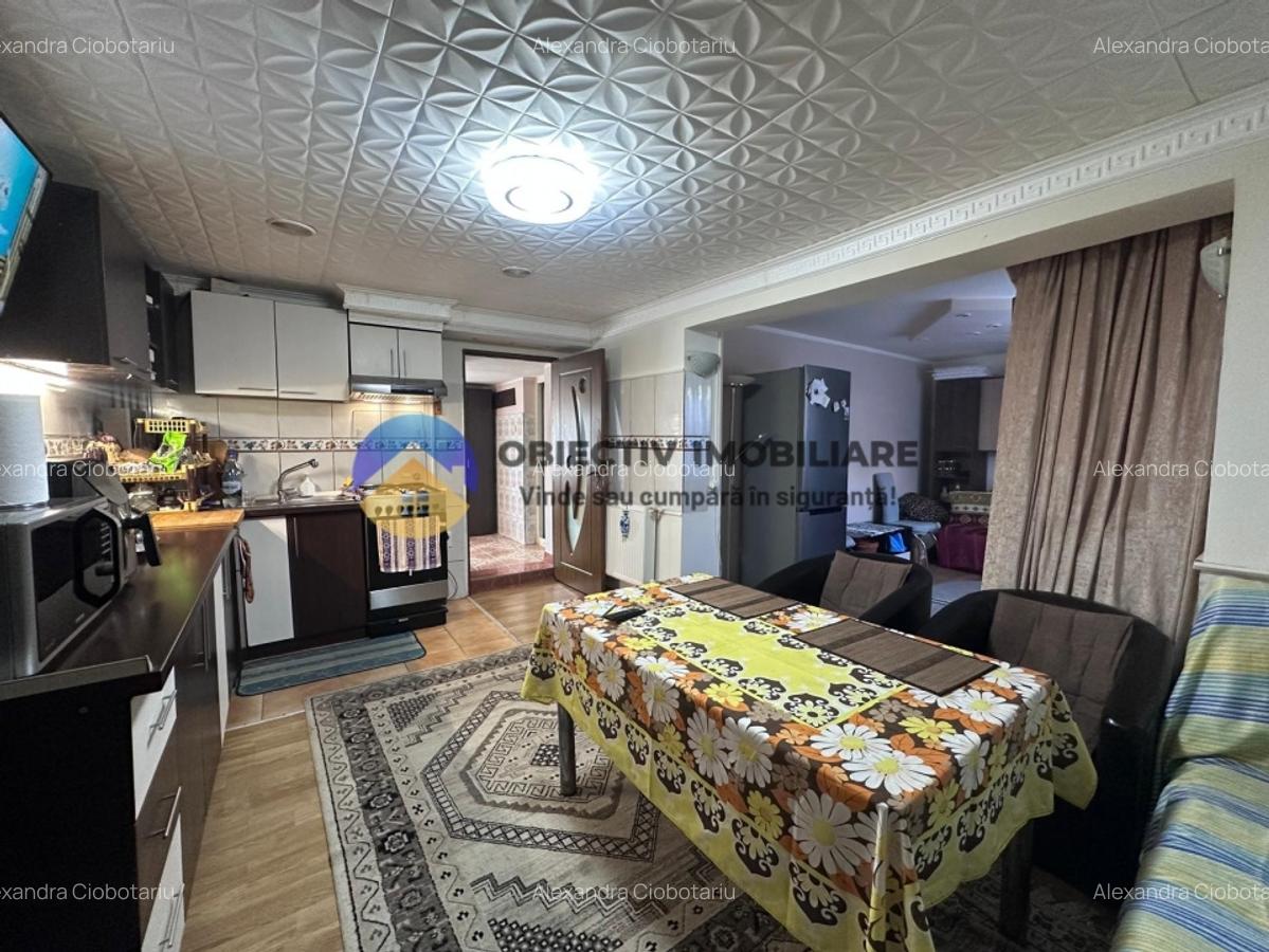 Casa de vanzare - Str. 1 Decembrie 1918 - 9