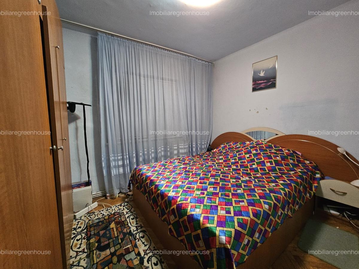 Apartament 4 camere, etaj 2 zona Ion Creanga - 4