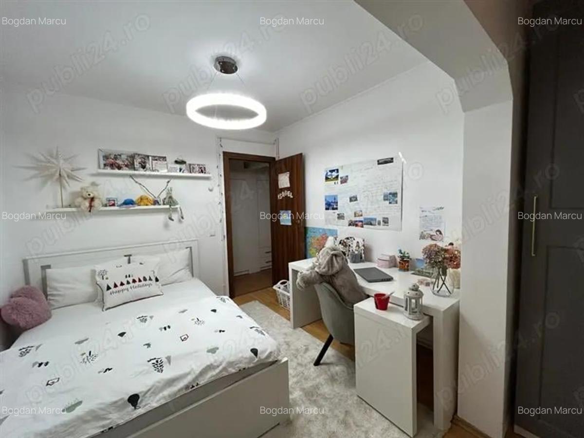 4 camere decomandat cu 2 băi și 3 balcoane,centrala termica lingă - 4