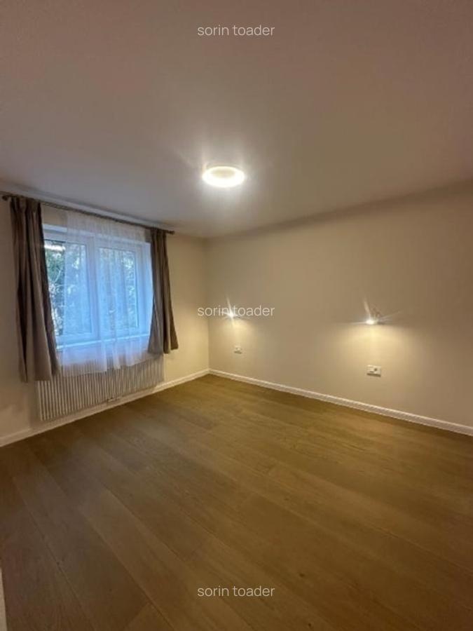 Vand apartament proaspat renovat , finisaje lux - 5