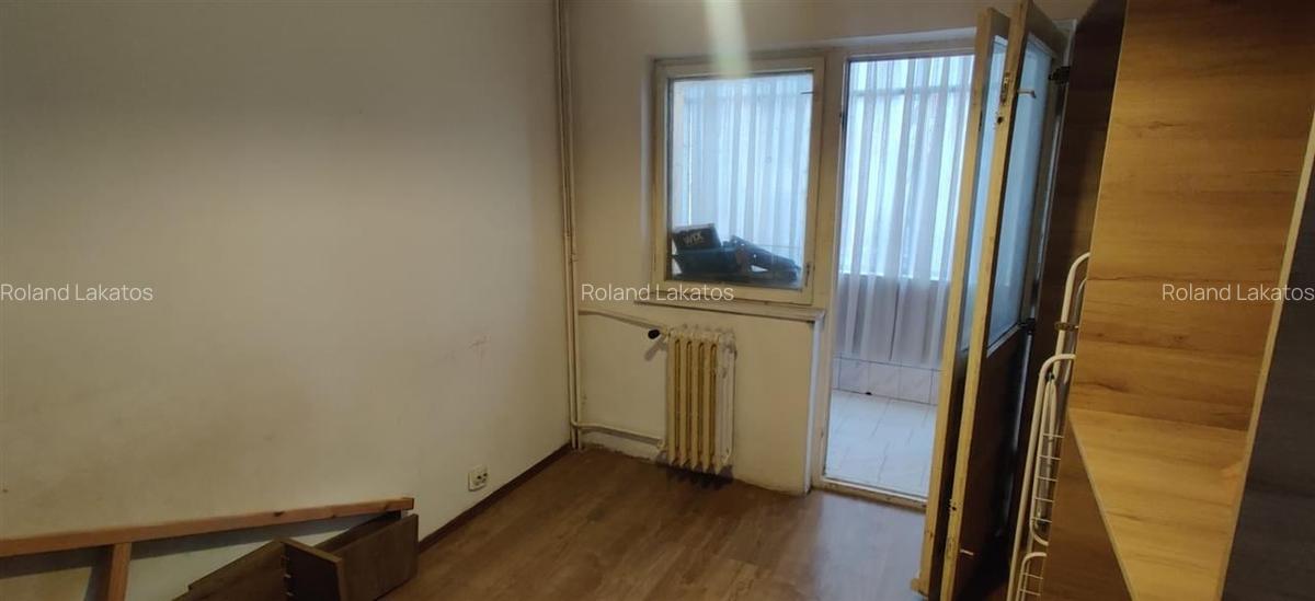 RECO . Apartament cu 3 camere Valenta . - 4